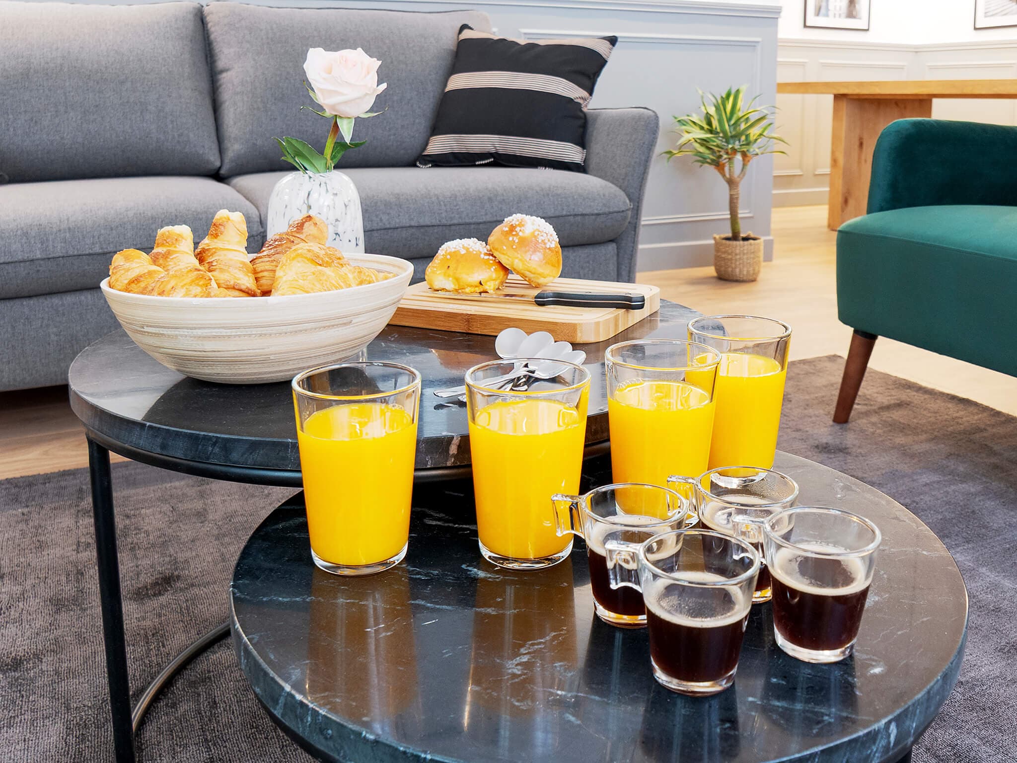 Suite – salon & petit-déjeuner Salon suite avec petit-déjeuner – confort & standing